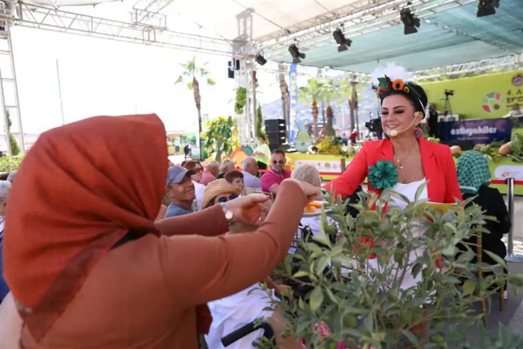 Alanya’da Tropikal Meyve Fırtınası Başladı! 9